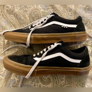 Mens Vans skate shoes 11 black gum ultracush